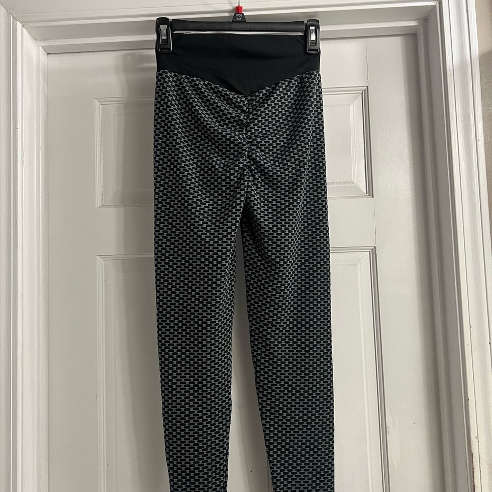 Womens Black and Gray Leggings